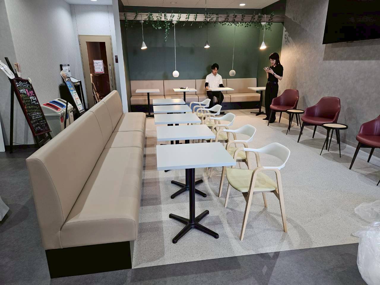 ルネッサンス　ベンチ　オフィスベンチ製作事例ご覧ください。