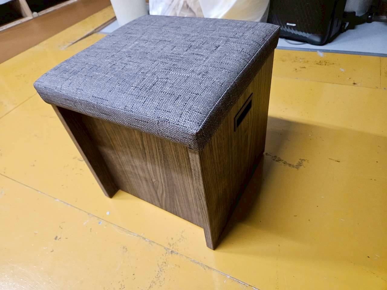 京都　にしの　収納付きスツール＆ベンチ　特注家具製作事例ご覧ください。