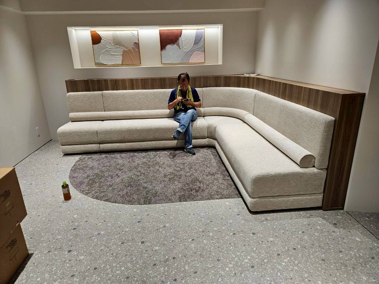 大門　オフィス　オフィスベンチ製作事例ご覧ください。