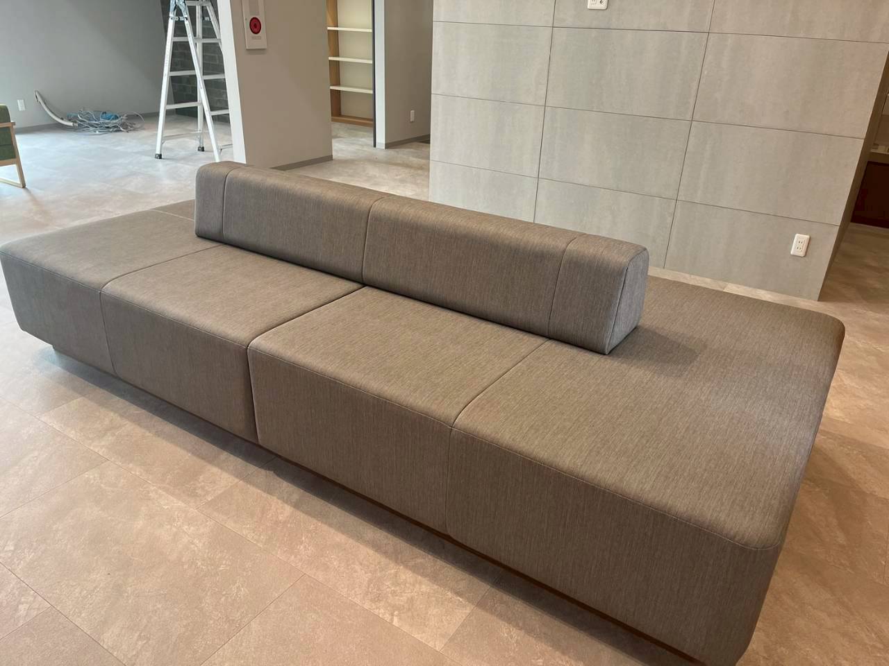 広島　クリニック　オフィスベンチ製作事例ご覧ください。