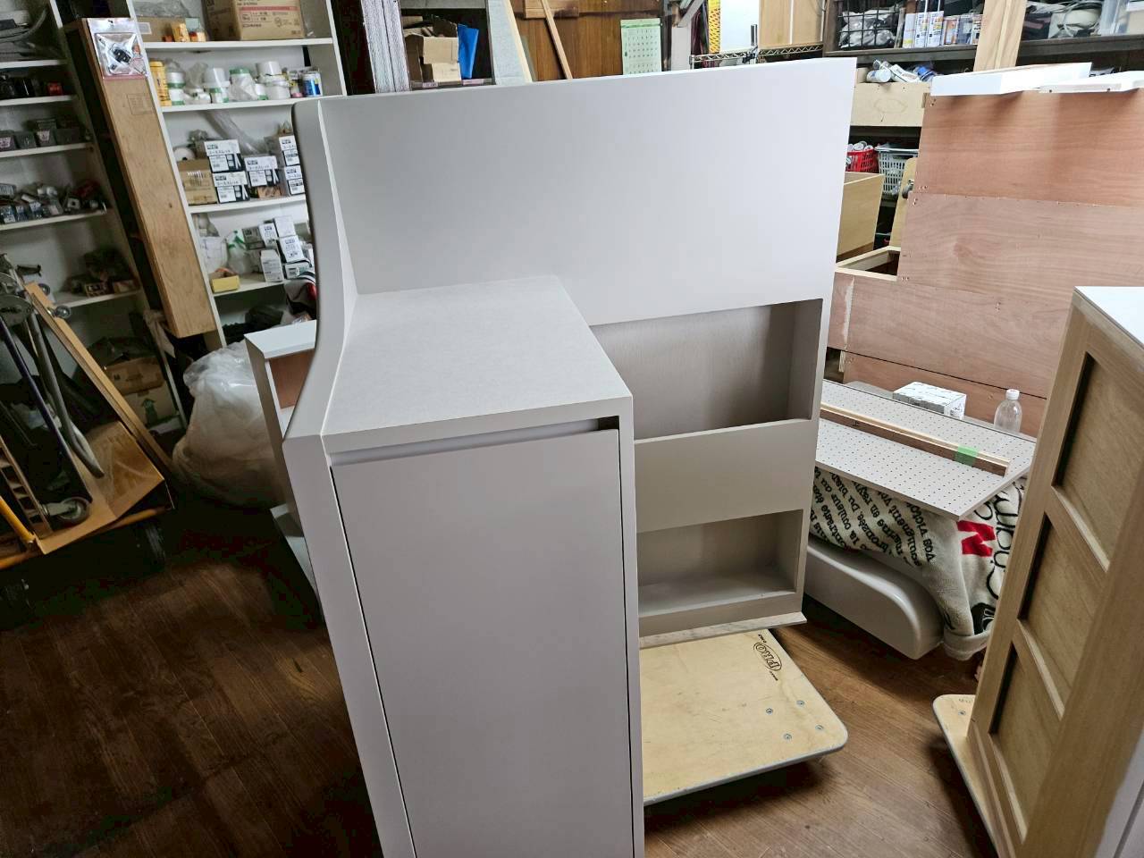 難波　什器　LIB　特注家具製作事例ご覧ください。