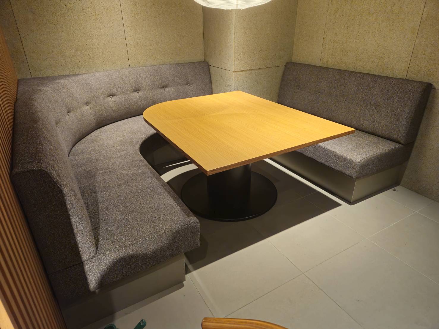 心斎橋　カフェ　飲食店製作事例ご覧ください。